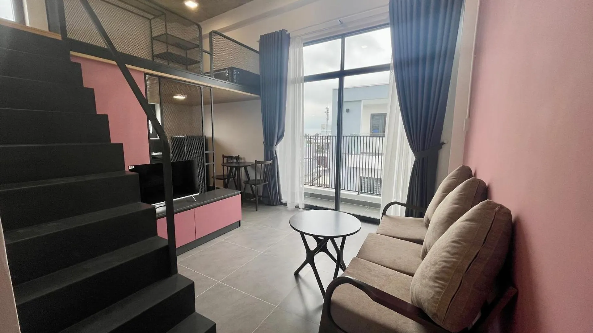 Art House With Balcony By Nha Tui Share Apartment Ho Chi Minh City