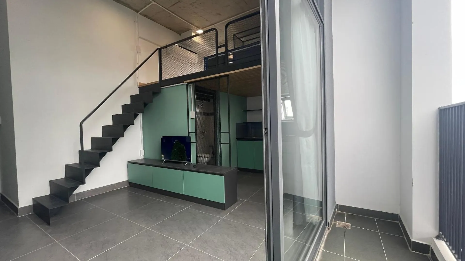 Art House With Balcony By Nha Tui Share Apartment Ho Chi Minh City